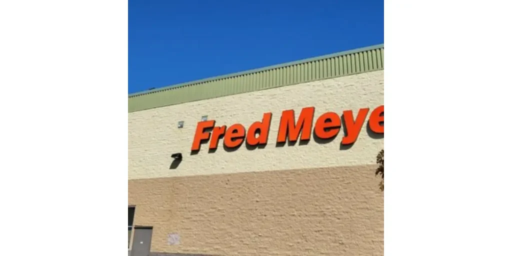 Is Fred Meyer Open on Christmas